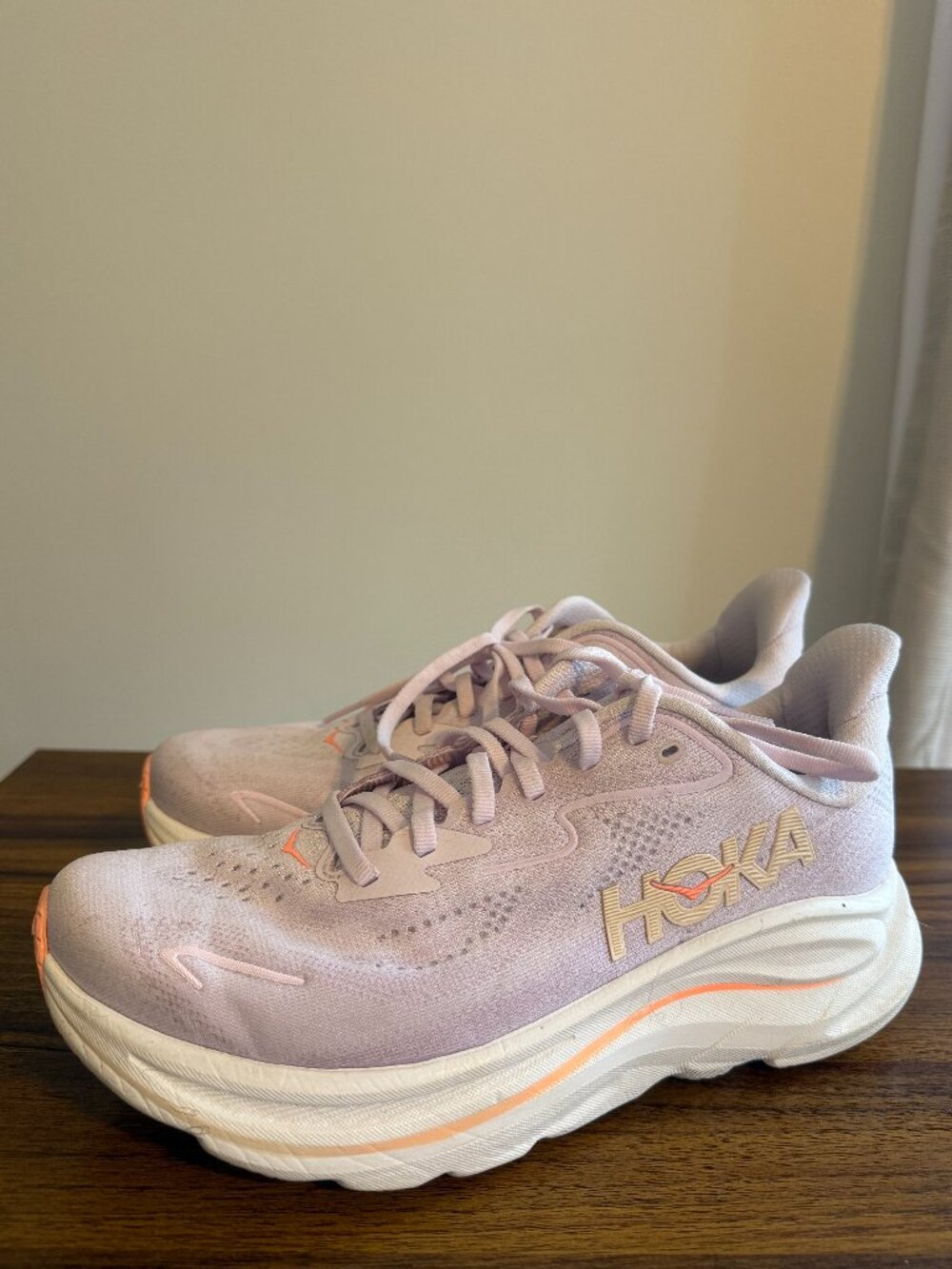 Women's size 8 HOKA Clifton 10 Light Purple